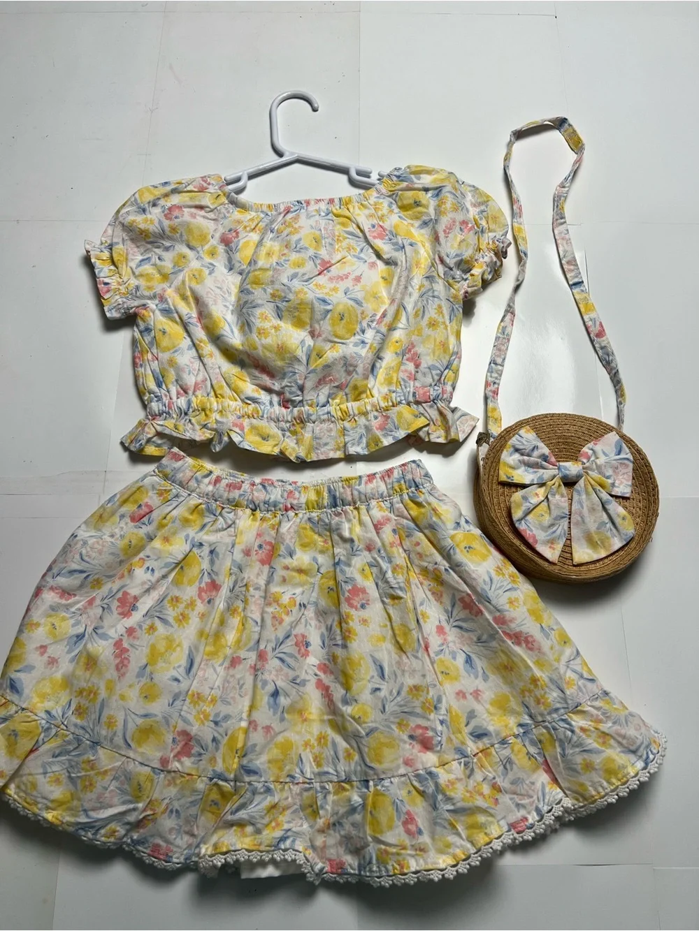 Tommy Bahama Girl Floral Two-Piece Crop Top & Skirt Set in Yellow w/ purse 3-4T